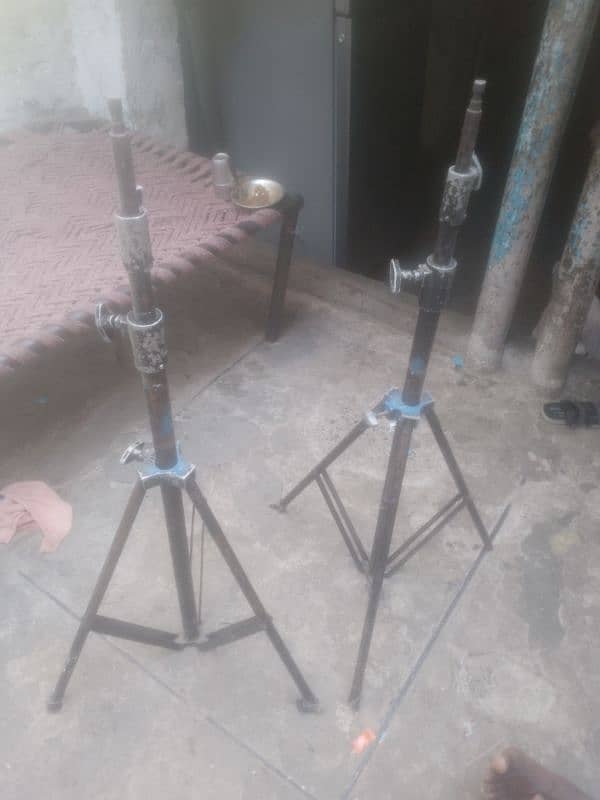 speaker ke stand 1