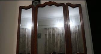 Elegant Wooden Dressing Table with Mirror – Great Condition
