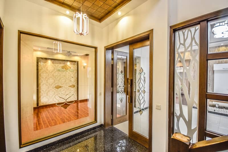 10 Marla House Available For Sale In DHA Phase 3 2