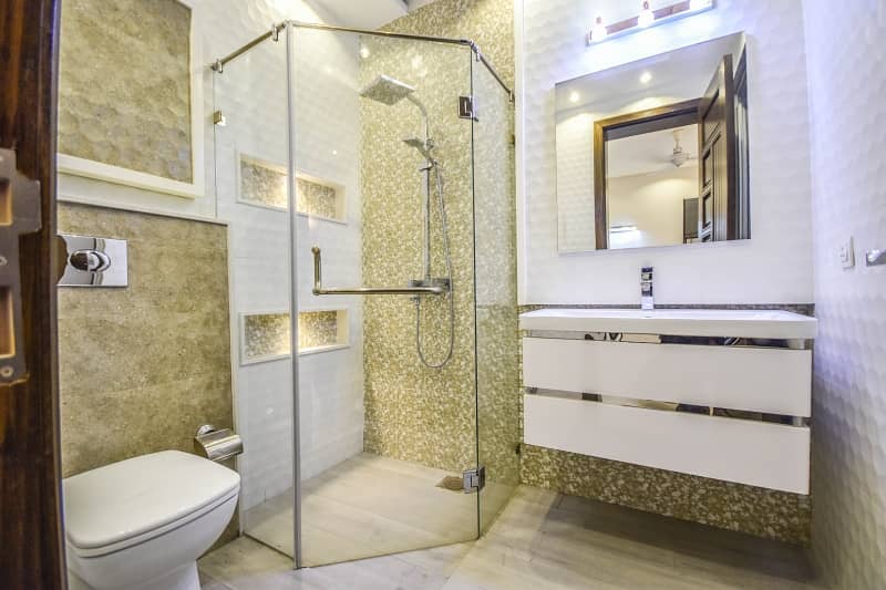10 Marla House Available For Sale In DHA Phase 3 11