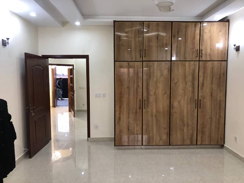 10 Marla House Available For Sale In DHA Phase 3 14