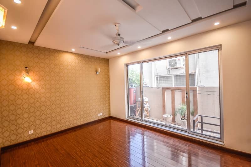 10 Marla House Available For Sale In DHA Phase 3 19