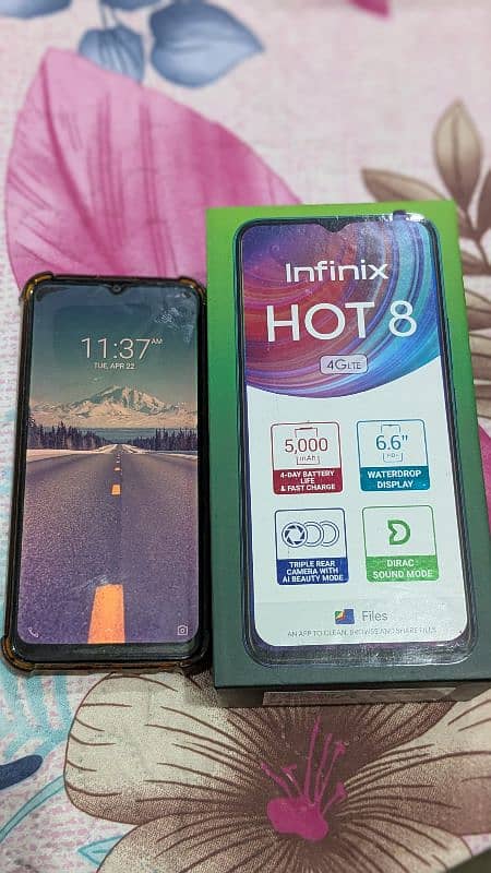 Infinix Hot 8 4/64gb with box and charger 0