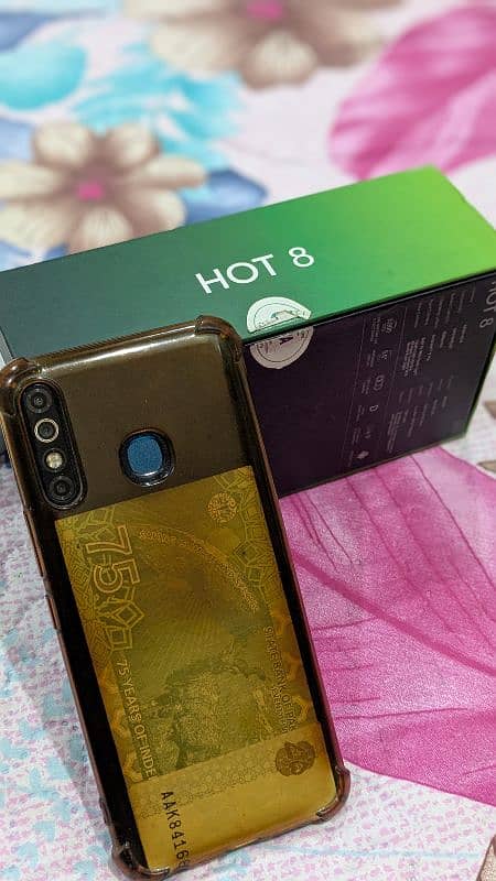 Infinix Hot 8 4/64gb with box and charger 1