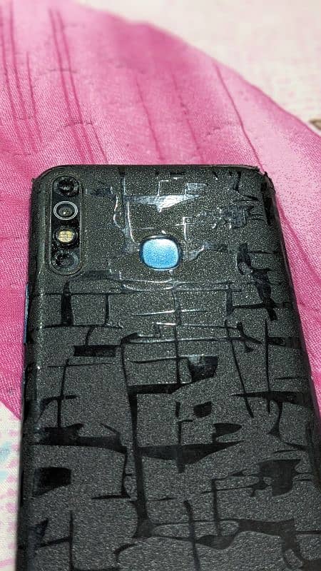 Infinix Hot 8 4/64gb with box and charger 4