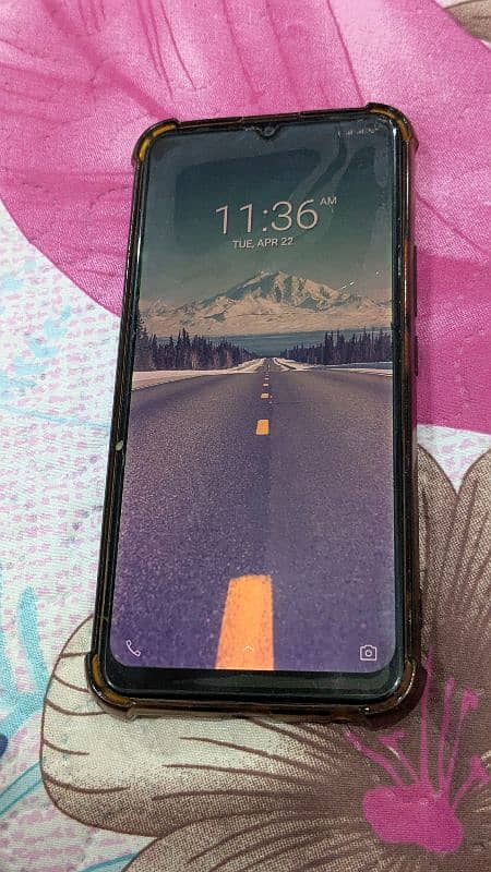Infinix Hot 8 4/64gb with box and charger 7
