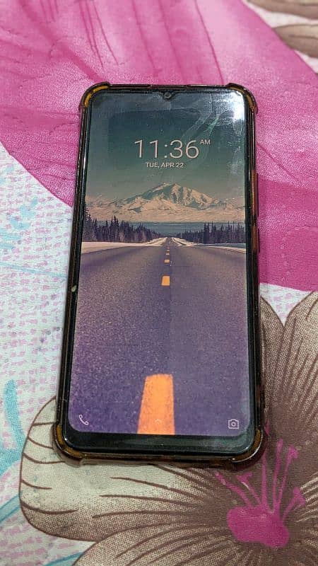 Infinix Hot 8 4/64gb with box and charger 8