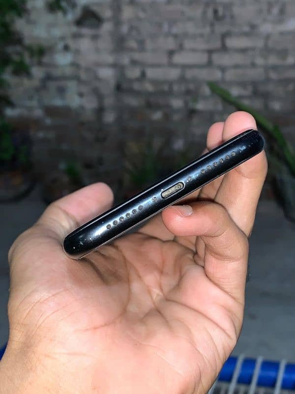 iPhone xr 128gb dual sim approved 3