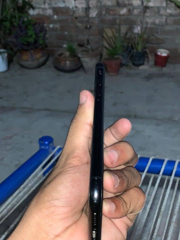 iPhone xr 128gb dual sim approved 4