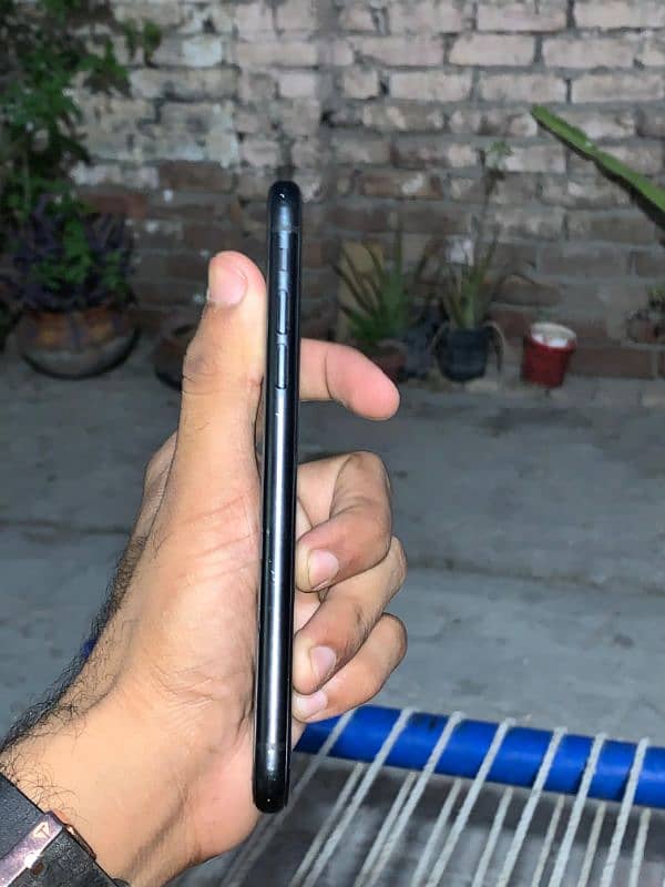 iPhone xr 128gb dual sim approved 7