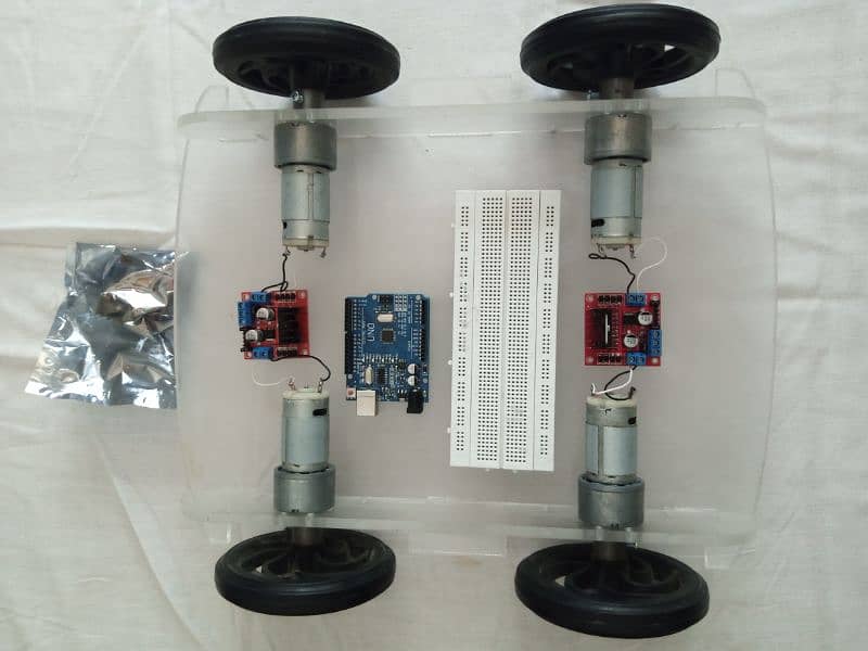 Robotic car with Arduino UNO and L298n motor driver. 0