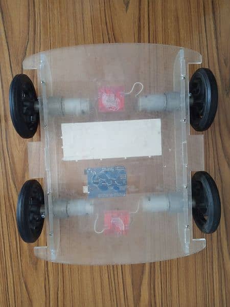 Robotic car with Arduino UNO and L298n motor driver. 2