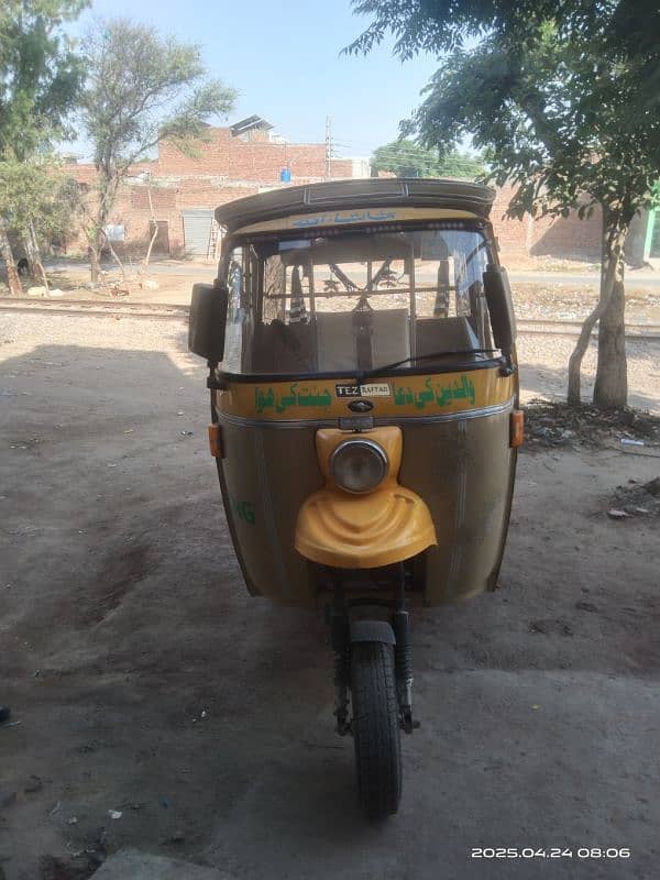 Rickshaw for sale location hafizabad 03076980604 4