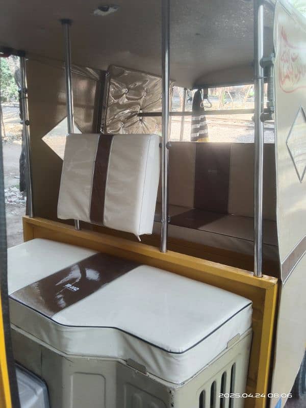 Rickshaw for sale location hafizabad 03076980604 6