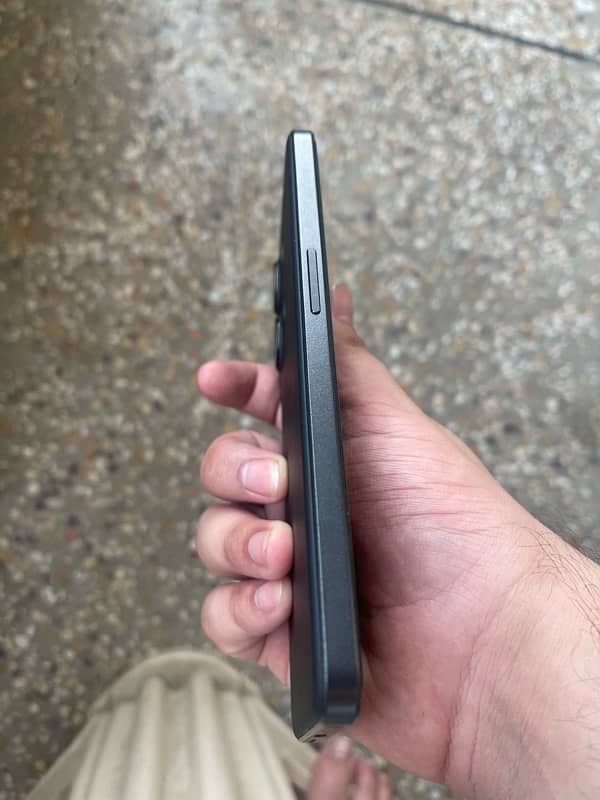 One Plus Ace 2v 2
