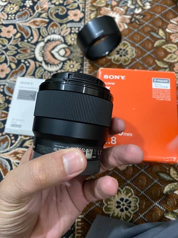 Sony FE 50mm 1.8 E-Mount lens for full frame camera O3l7.4OO47O7 2