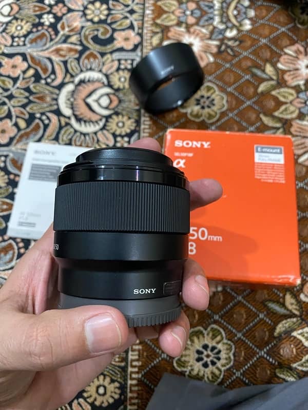Sony FE 50mm 1.8 E-Mount lens for full frame camera O3l7.4OO47O7 3