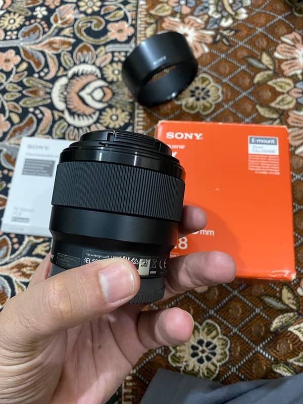 Sony FE 50mm 1.8 E-Mount lens for full frame camera O3l7.4OO47O7 4