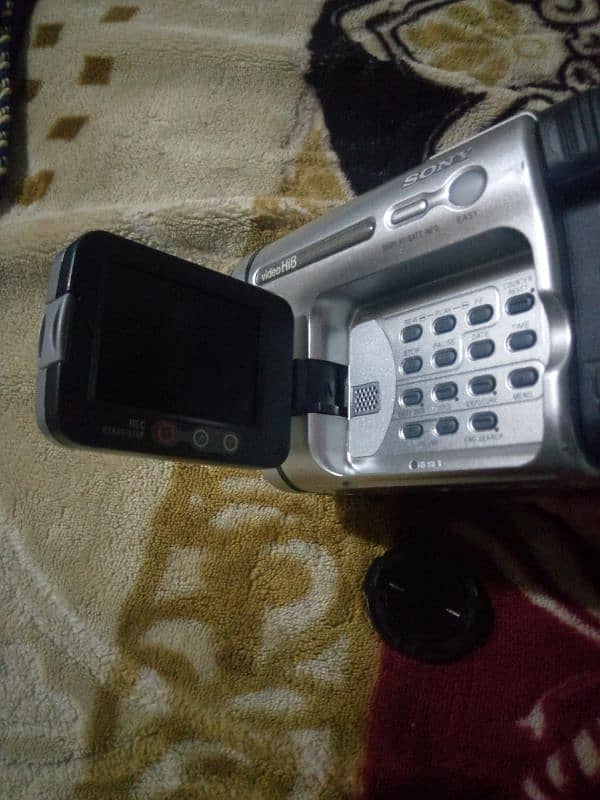Sony Video Camera Recorder| Hi 8 | 3