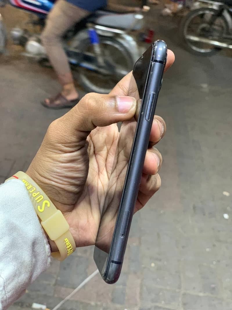 iPhone 11 jv 1