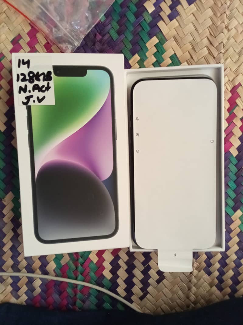 Iphone 14jv128gb88:/:10/10 full brand new condition  1