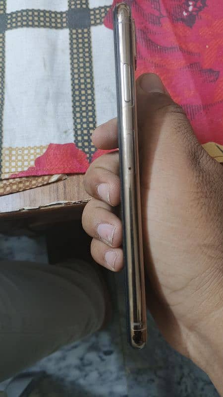IPHONE XS MAX GOLDEN COLOR 256 GB 3