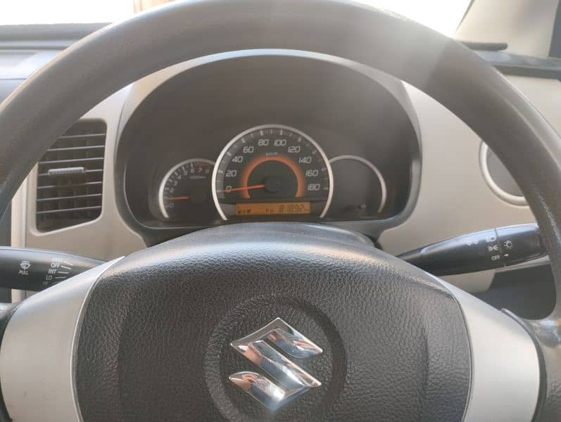 Suzuki Wagon R 2017 14
