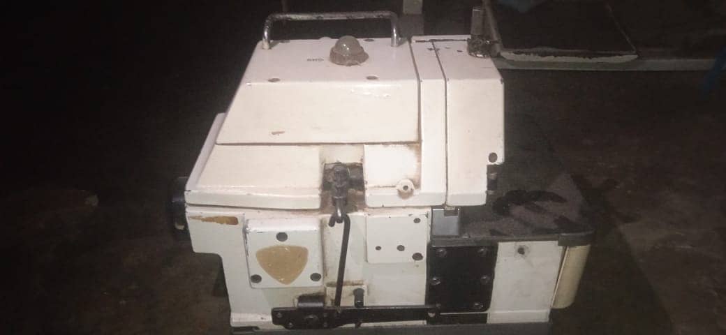 Overlock Machine Siruba 747 1