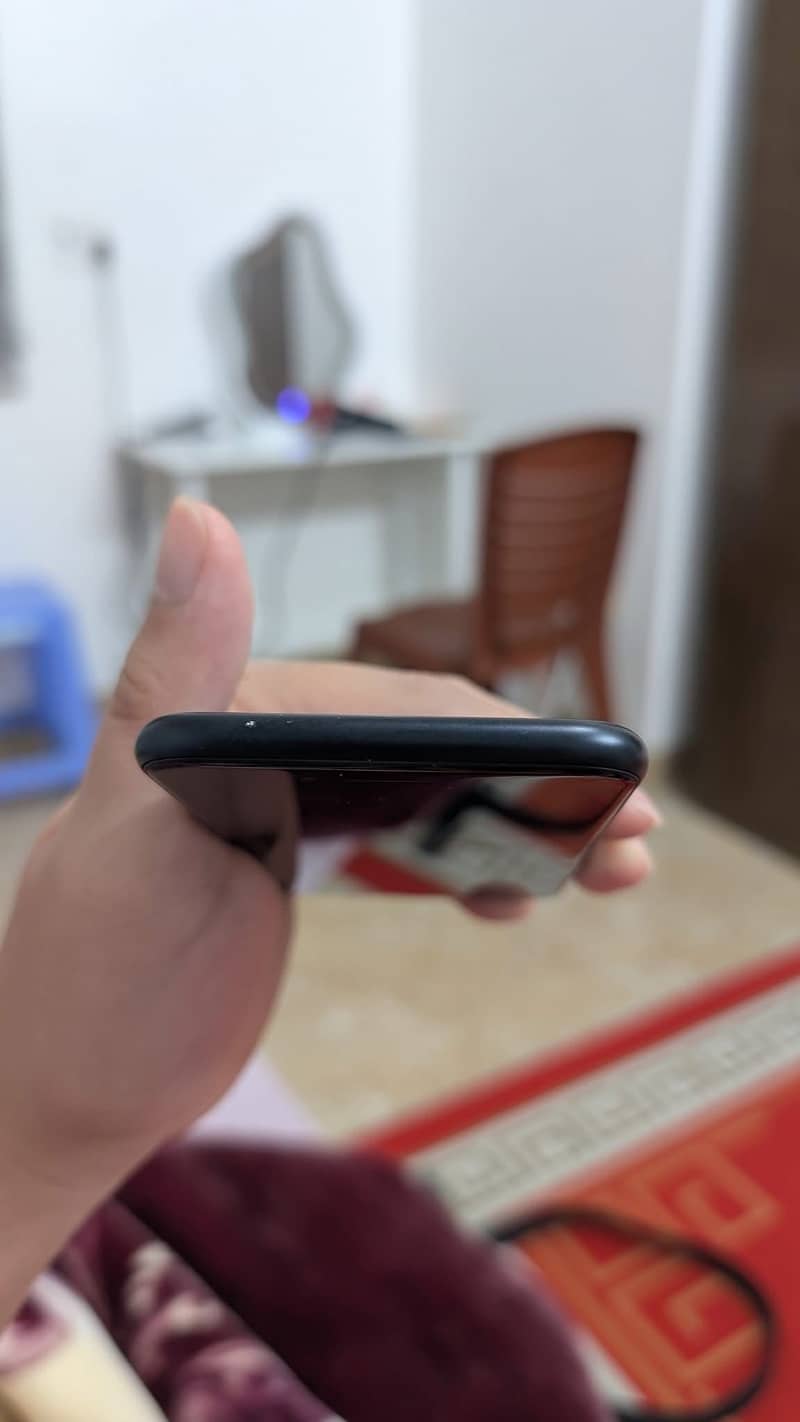 IPHONE SE 3rd generation 4