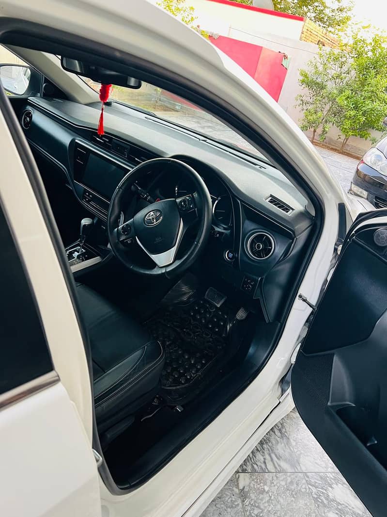 Toyota Corolla Altis Grande 1.8 2021 Model 12