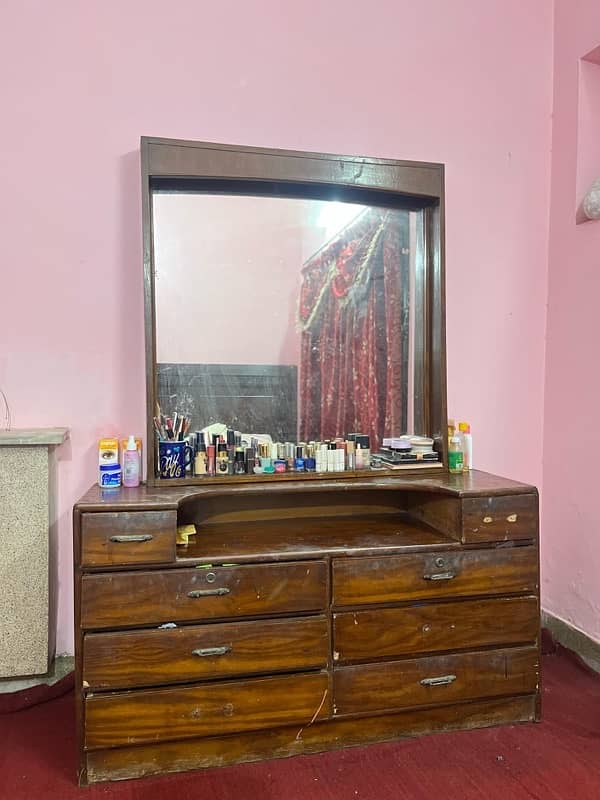 dressing table & side tables going cheep 0