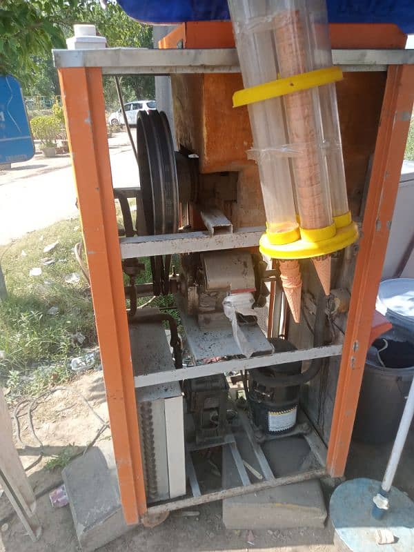 ice cream machine 14" 1