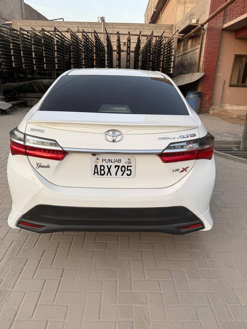 Toyota Corolla Altis Grande X CVT_i  2021 1.8 11