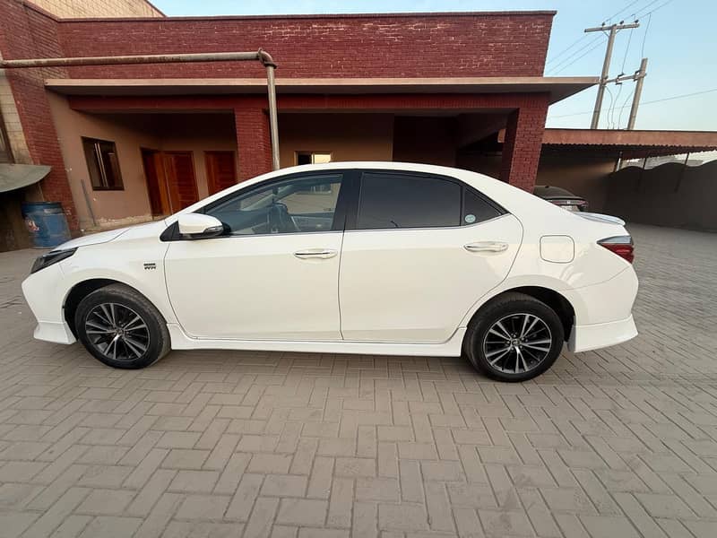 Toyota Corolla Altis Grande X CVT_i  2021 1.8 14