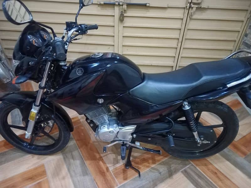 ybr 2025 model 1