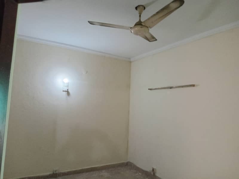 5 Marla Upper Portion In Lahore Is Available For rent 4
