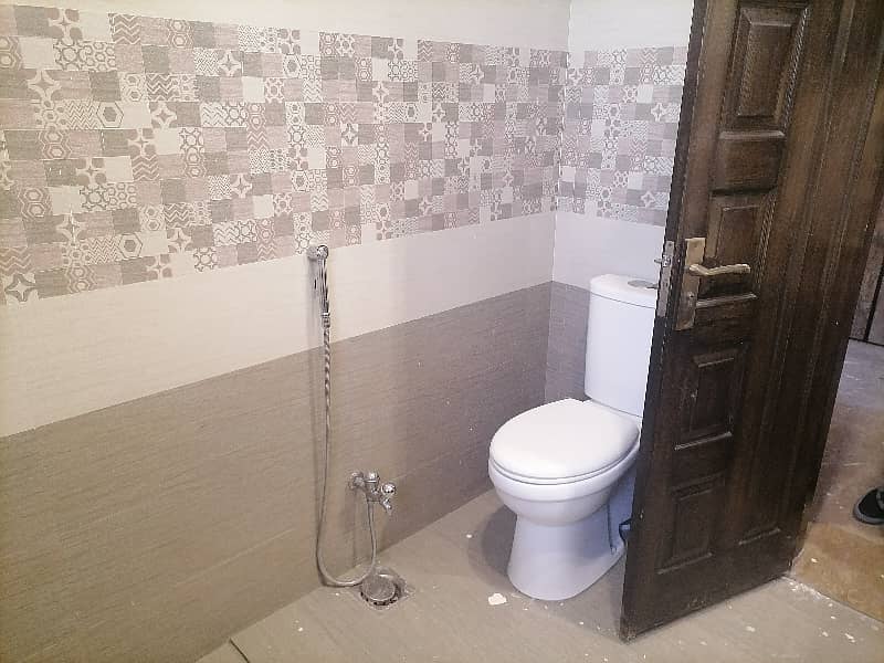 20 Marla Upper Portion Up For Rent In DHA Phase 6 Block N 29