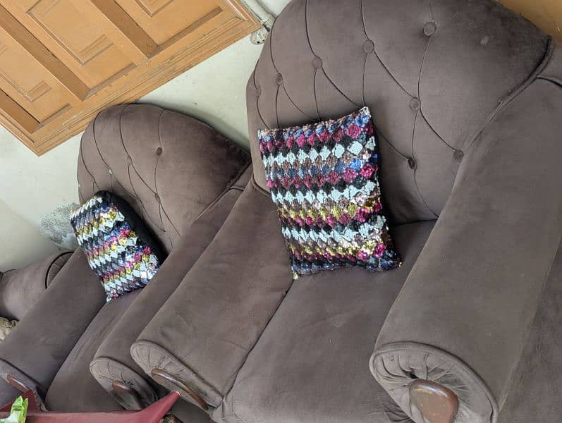 5 seater Sofa Set 0