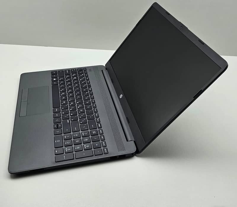 Hp NoteBook 255 g7 10th Generation 8/256 2gb Dedicated Graphics Card 1