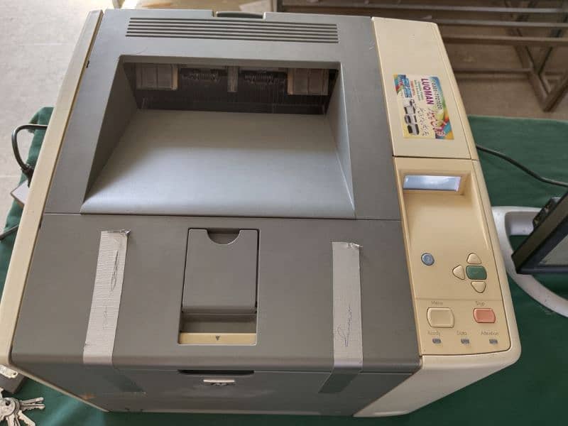 HP Laser Jet P3005dn 1