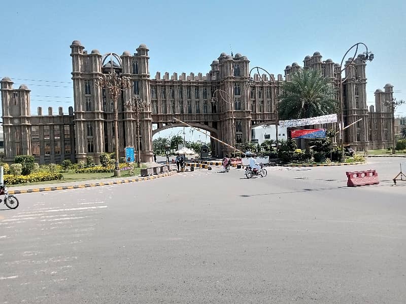 Book A Good Location 5 Marla Residential Plot In Master City - Block B 0