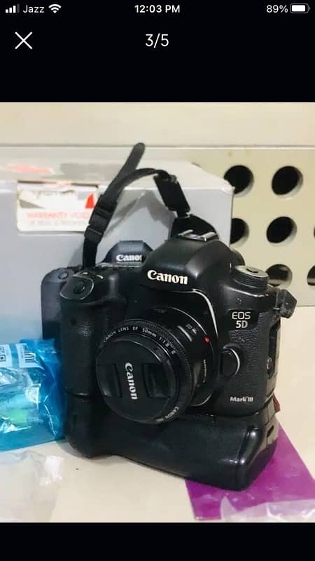 canon mark 3 with 28 90 lens with gripe 2