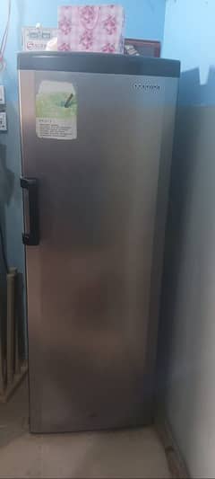 vertical freezer