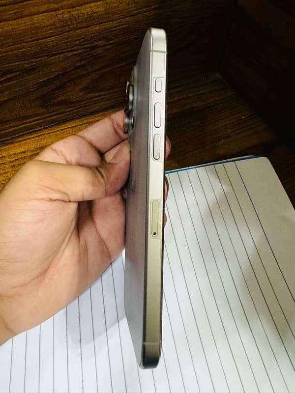 Iphone 15 pro max Pta Approved 4