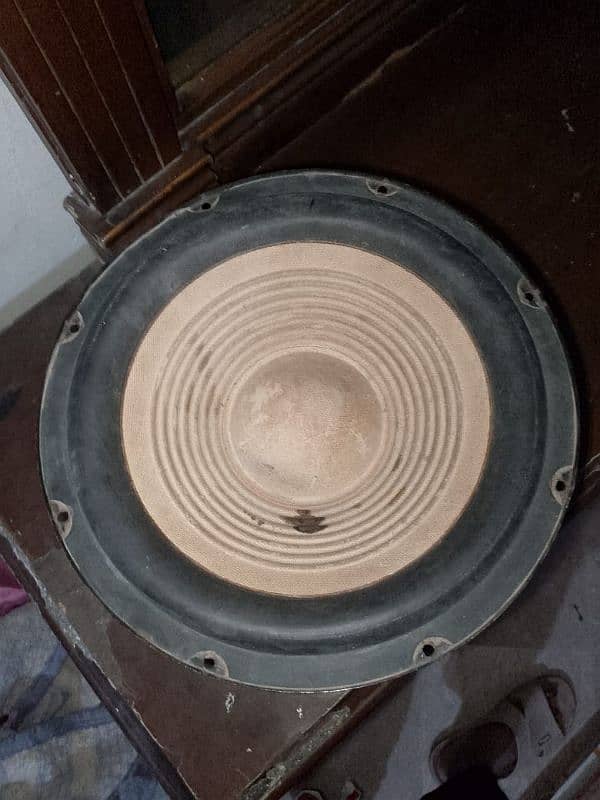 Powerful Sabwoofer & Amplifier for Sale – Excellent Condition 3