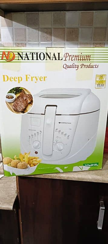 2.5 liter national deep fryer.  contact 03330031118 . 0