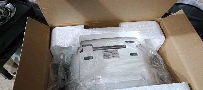 2.5 liter national deep fryer.  contact 03330031118 . 1