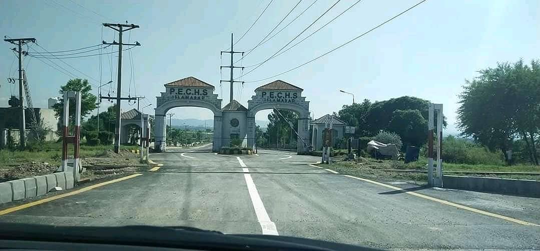 10 Marla Residential Plot Is Available For Sale In PECHS Near Mumtaz City New Airport Islamabad 5
