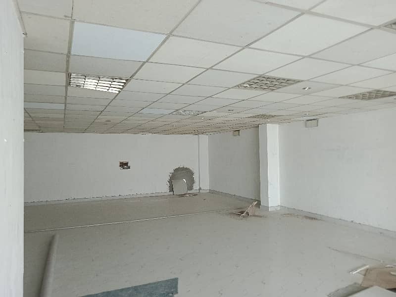 07 MARLA OFFICE 2ND FLOOR EXCELLENT LOCATION 9