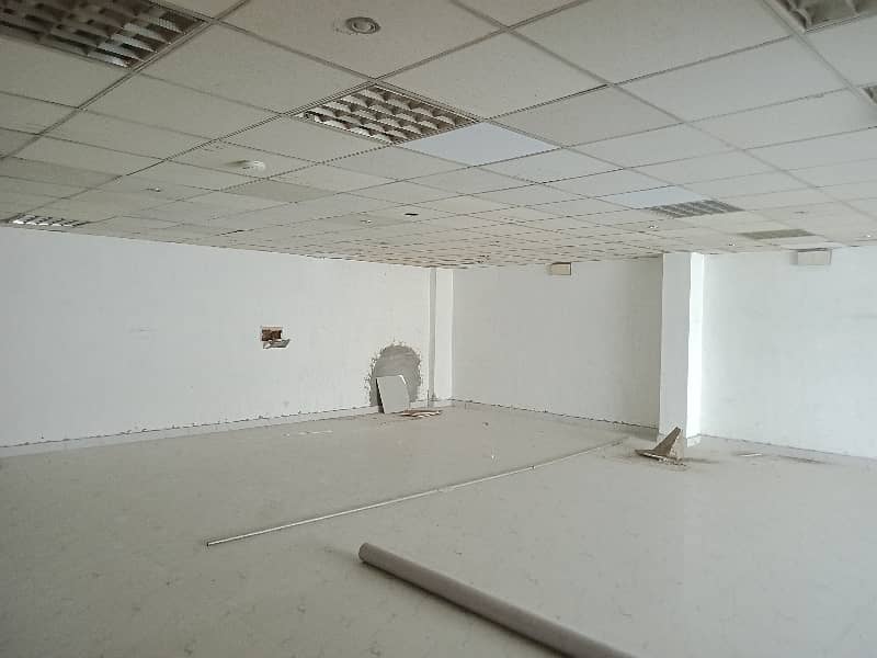 07 MARLA OFFICE 2ND FLOOR EXCELLENT LOCATION 18